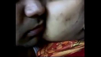 Sizzling Desi Aunty