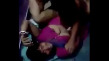 Sizzling Desi Aunty