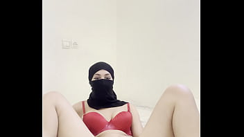 Unveiled Desires: A Muslim Girl’s Forbidden Solo Session