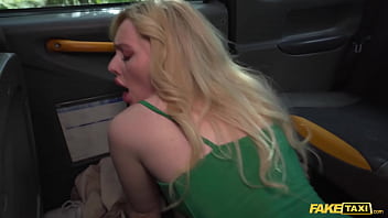 Naughty British Babe Skips The Fare And Rides The Cabby Before Her Flight