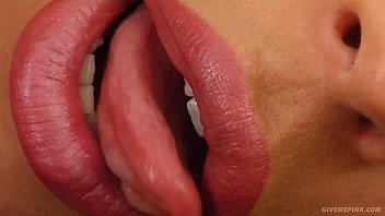 Sonya’s Perfect Gonzo Solo: A Wet & Wild Masturbation Scene