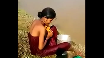 Desi Bhabhi Takes A Steamy Open Bath In A Public Place