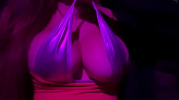 Wild European Stepmom Artemisia’s Outdoor Solo Session With Bouncing Boobs