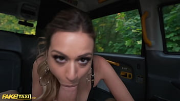 Spanish Taxi Driver Devours Rubi Rico’s Juicy Latina Pussy