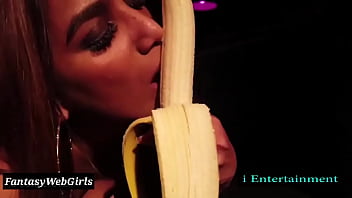 Poonam Pandey’s Sultry Solo Blowjob Nude Scene