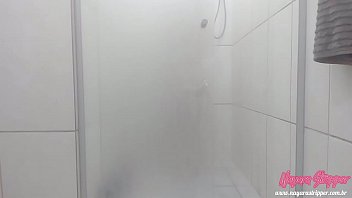 Nayara Loirinha’s Steamy Shower Session
