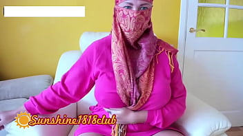 Arab Muslim Babe Khalija’s Live Cam Show At 9:30