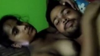 Pasangan Benggala Menggairahkan Di Balik Pintu Karantina