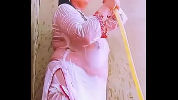 Desi Bhabhi’s Bare Busty Tits Exposed