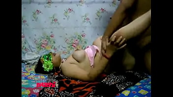 Velamma Bhabhi: This Indian Milf’s Deep Throat Blowjob Leads To Intense Missionary Fucking