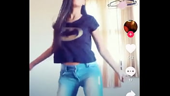 Desi Babe’s Seductive Moves: A Sizzling Dance Of Desire