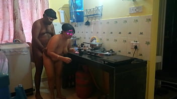 Voluptuous Bengali Bhabhi Gets Ravished On The Kitchen Counter