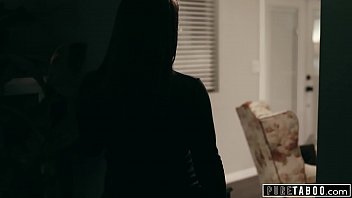 Sultry Sapphire Seductress: A Therapist’s Twisted Game Of Bait And Switch