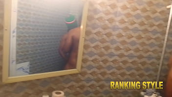 Wet And Wordy: Dirty Talk In The Tub