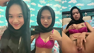 Gadis Berjilbab Pamer Tubuh Telanjang Tanpa Busana
