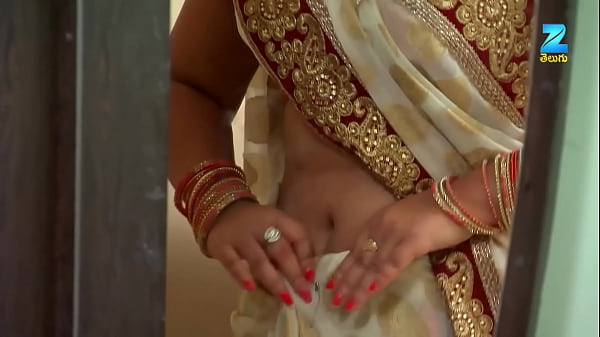 Sultry Hindi Star Flaunts Her Seductive Navel
