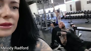 Sweaty, Ripped Gym Mommy Dominating The Weights