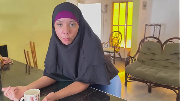 Seducing My Arab Muslim Stepmom Under Her Hijab