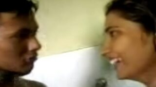 Pasangan Kampus India Bercinta Di Kamar Mandi, Video Panasnya Bikin Ngiler