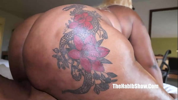 Juicy Amazon Ass: Devin Drills That Phat Booty With Thick Thickness