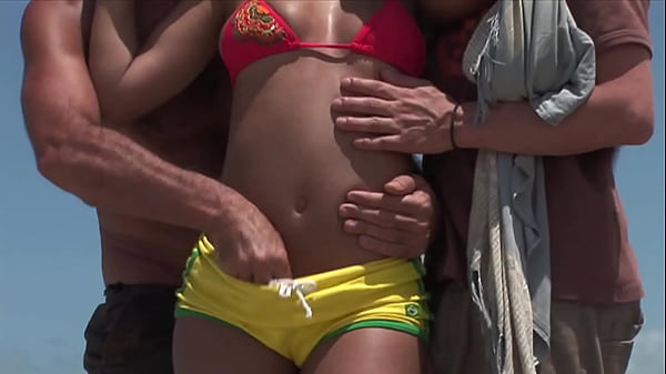 Sizzling Seaside Threesome With A Voluptuous Ebony Milf
