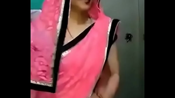 Sizzling Bhabhi Moves That’ll Set You On Fire