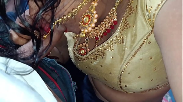 Sizzling Married Bhabhi Gives A Mind-blowing Blowjob