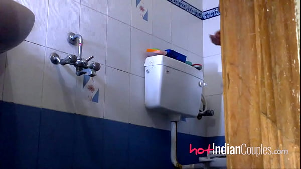 Steamy Shower Fuck: Indian Couple Shilpa Raghav’s Wild Bathroom Session