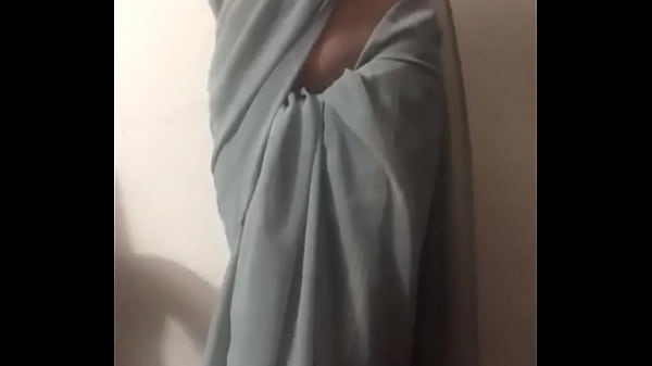Desi Bhabhi In Saree Craving For A Wild Ride