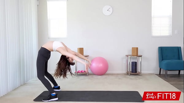 Flexible And Horny Petite Dancer: Aliya Brynn’s 50kg Casting