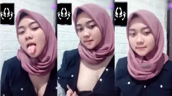 Goyangan Panas Bareng Sherly Hijabers Toge