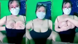 Pelayan Baru Keturunan Tionghoa Dengan Payudara Besar, Kulit Mulus, Dan Bergaya Berkacamata