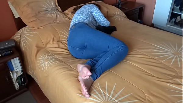 Stepmom’s Steamy Dream Leads To A Wild Solo Session, Ending With A Massive Load Across Her Chest