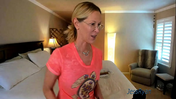 Messy Mouth Action: Jess Ryan Gags And Spits
