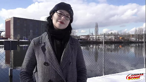German Brunette Pawg With Glasses Melli Venom Gets Picked Up For Her First Casting Fuck In Berlin