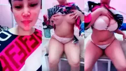 Auntie Bunga Moans And Squeezes Tobrut