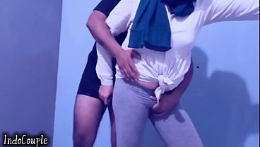 Sultry Hijabi Wife And Her Man’s Steamy Bedroom Adventure