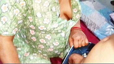 Indian Housewife Tight Pussy Fucking Video With Clear Hindi Moans