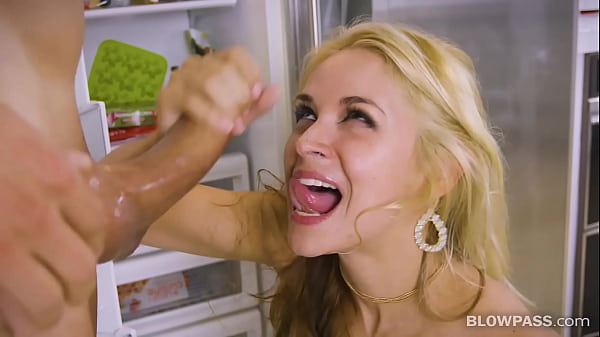 Sarah Vandella’s Top 5 Dick-sucking Scenes: A Busty Blonde Bombshell’s Hottest Mouthwork