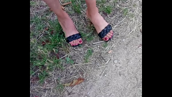 Mature Arabian Escort Flaunting Irresistible Toes And Killer Heels