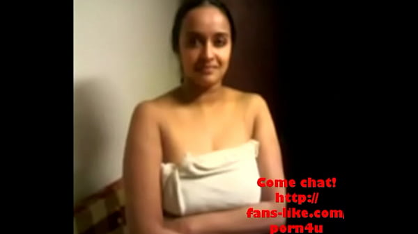 Desi Bhabhi Exposing Her Luscious Curves