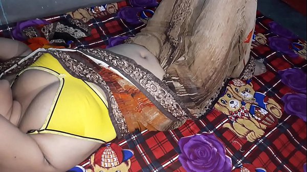 टीचर की क्लास खत्म होते ही, मैं उसकी गीली चूत चाटने लगा