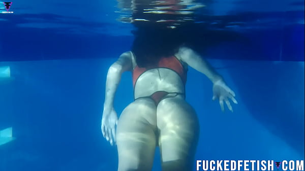 Dive Deep With Helen’s Star: Underwater Pool Mask