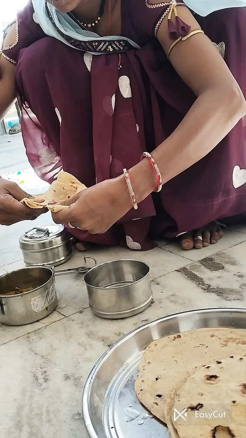 Desi Hot Rajasthani Bhabhi Pushpa Devar Ke Liye Tipin Pack