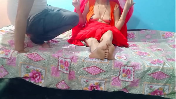 जब घर सूना था, भाभी ने देवर के सामने पेटीकोट उठाकर मस्ती में देह दिखा दी
