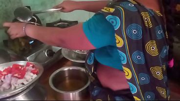 Indian Housewife Gets Naughty In The Kitchen With Her Boyfriend While Cooking