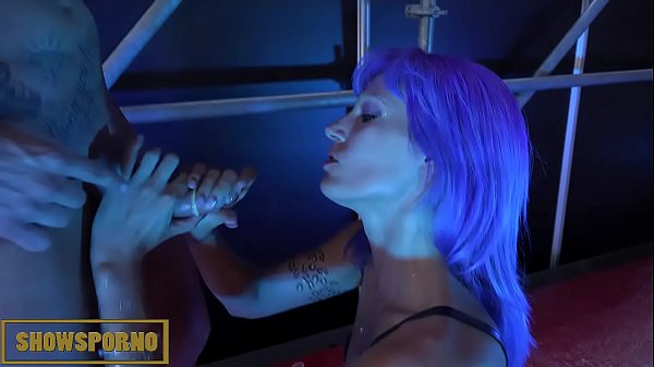 Babe Pornstar Gives A Guy A Blowjob Out In Public
