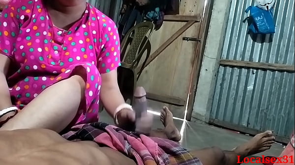 Bhabhi Getting Fucked By Her Close Relative In The Square