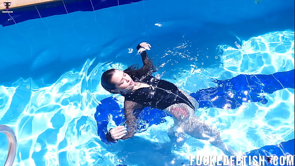 Drenched Jessica Bunny Splashing In The Pool, All Wet And Ready For Action