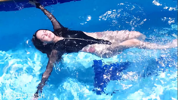 Slick Latex Bunny Jessica Getting Fucked Underwater
